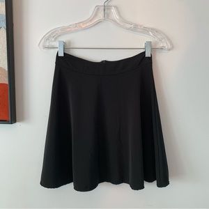 BRANDY MELVILLE Black Small Skater Skirt 🖤